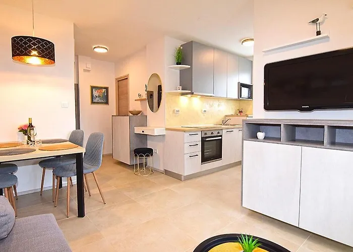 Sole Apartman-near *